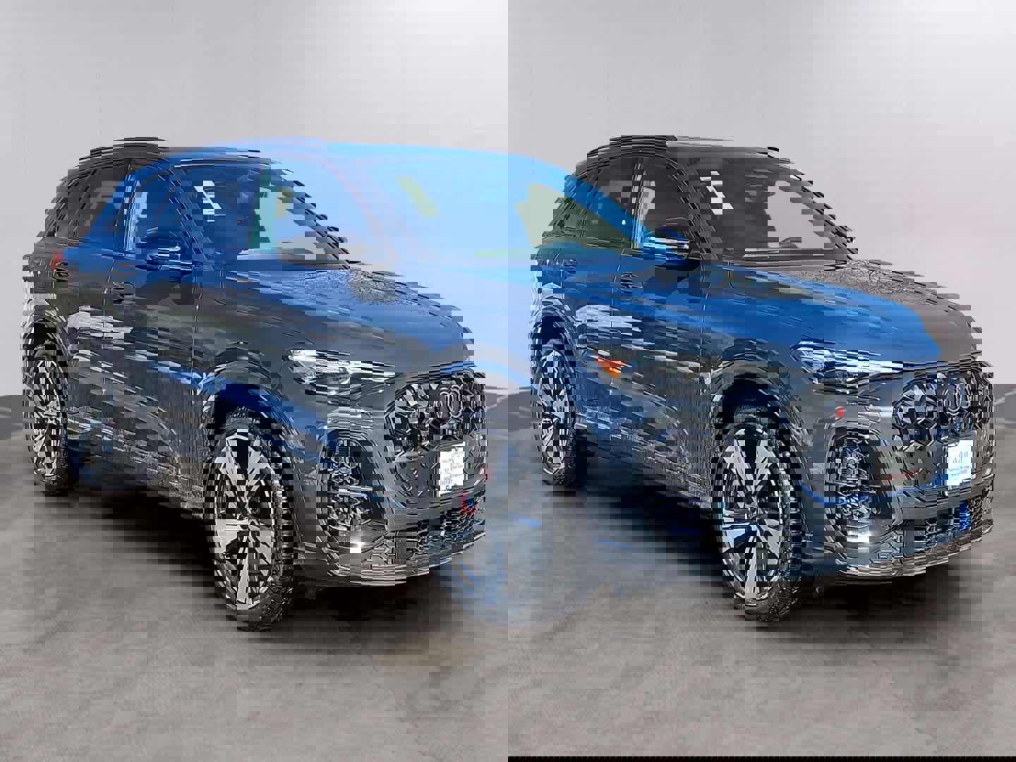 New 2025 Audi SQ5 Premium Plus image 2