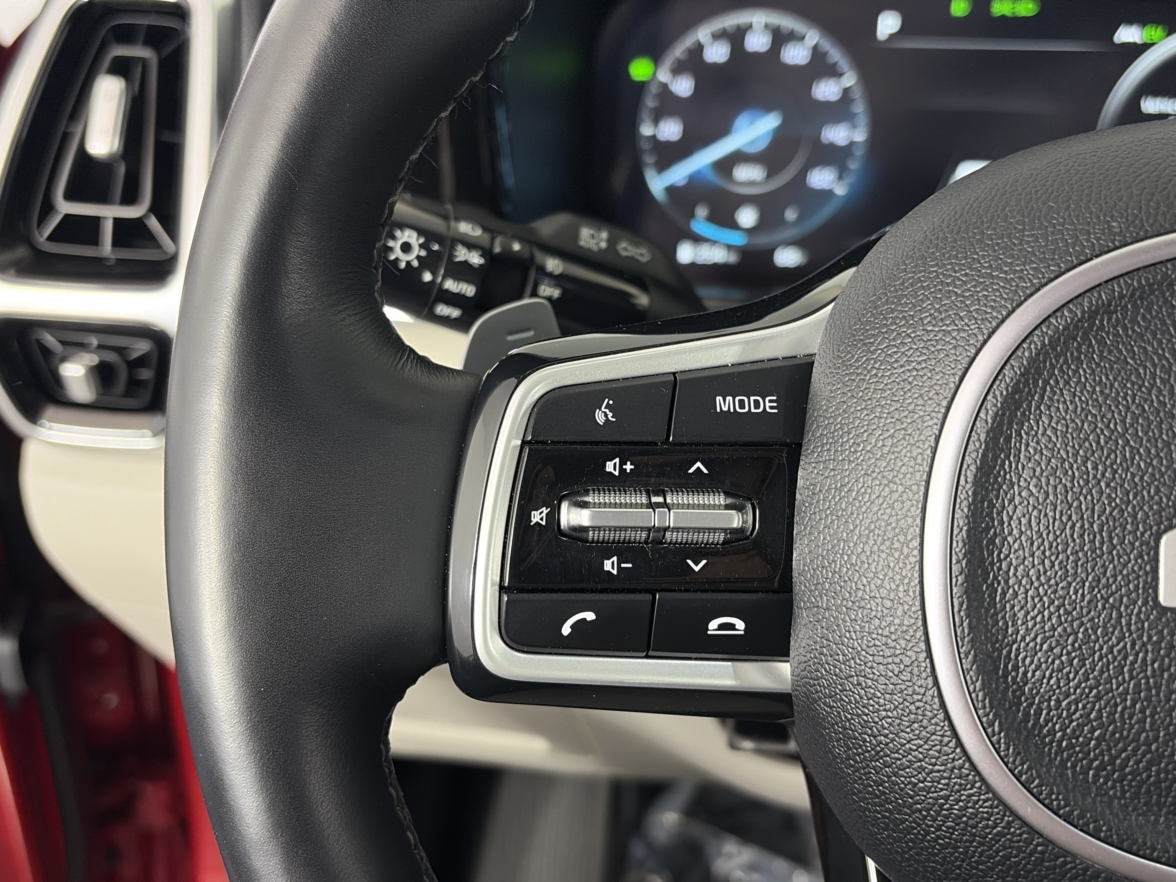 Certified 2023 Kia Sorento SX Prestige w/ Panoramic Sunroof Package AWD/4WD image 35