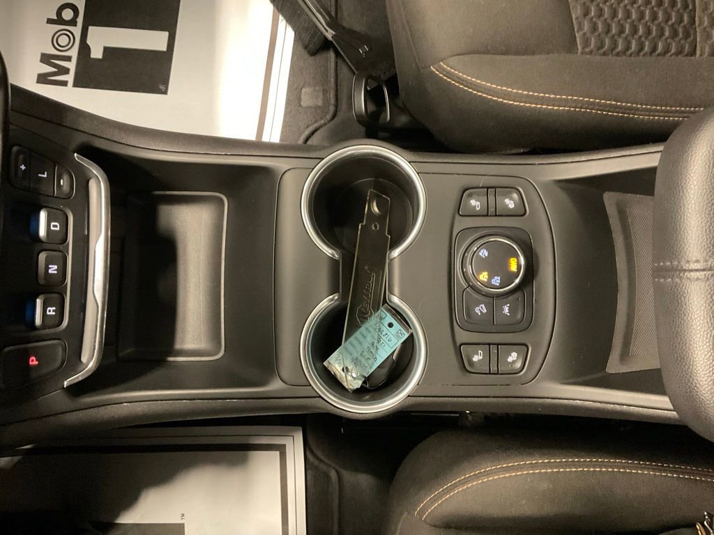 Used 2021 GMC Terrain SLE w/ Driver Convenience Package image 18