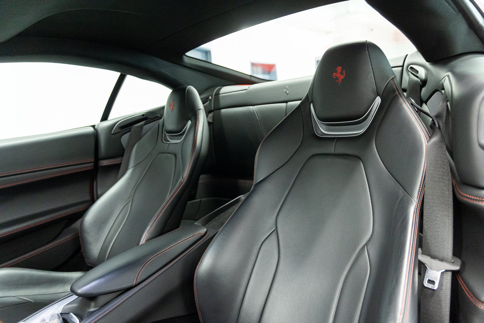 Used 2020 Ferrari Portofino RWD image 47