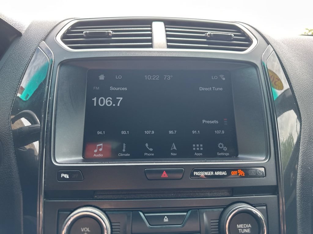 Used 2017 Ford Explorer XLT w/ Equipment Group 202A FWD image 3