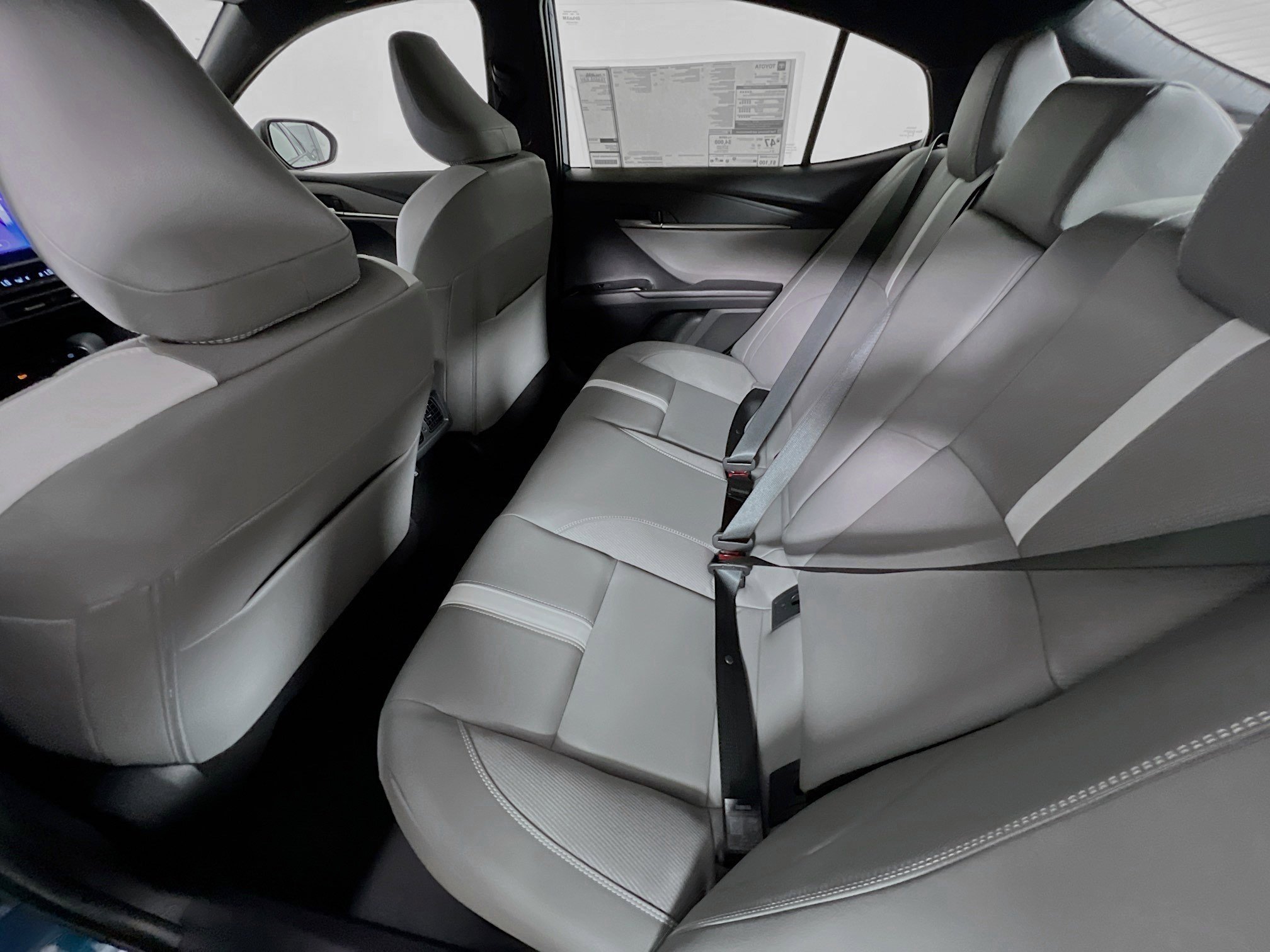 Used 2025 Toyota Camry SE w/ Convenience Package image 29