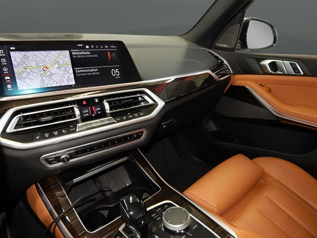 Used 2021 BMW X5 xDrive40i w/ M Sport Package image 19