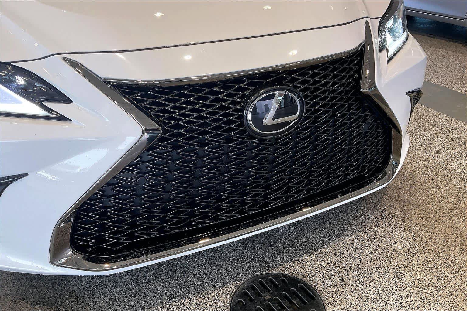 Used 2025 Lexus ES 300h F Sport w/ Accessory Package (Z1) FWD image 29