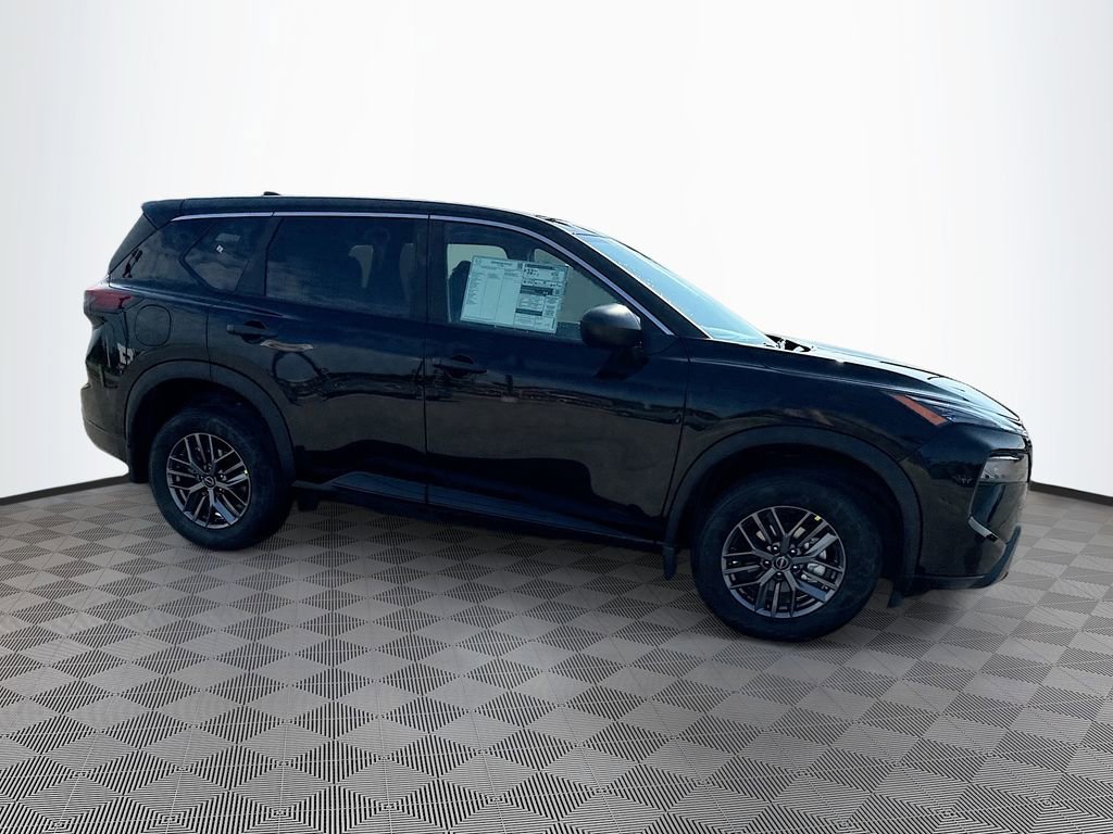 Used 2026 Nissan Rogue S FWD image 3