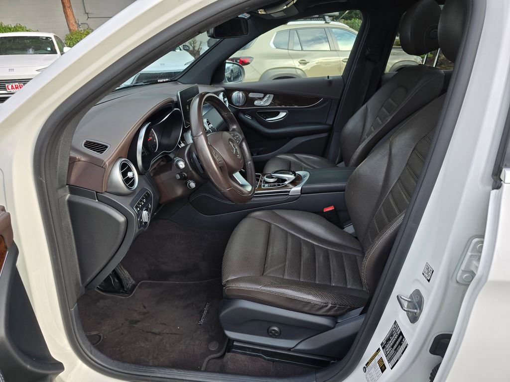 Used 2017 Mercedes-Benz GLC 300 4MATIC image 56