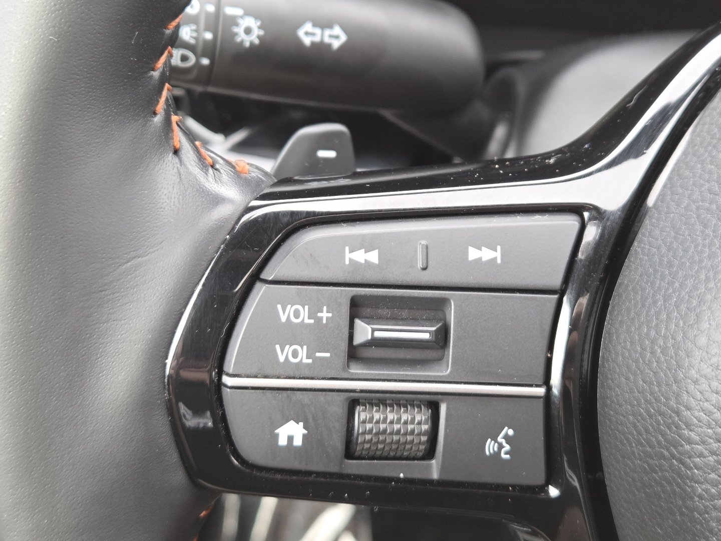 Used 2025 Honda CR-V Sport Touring image 34