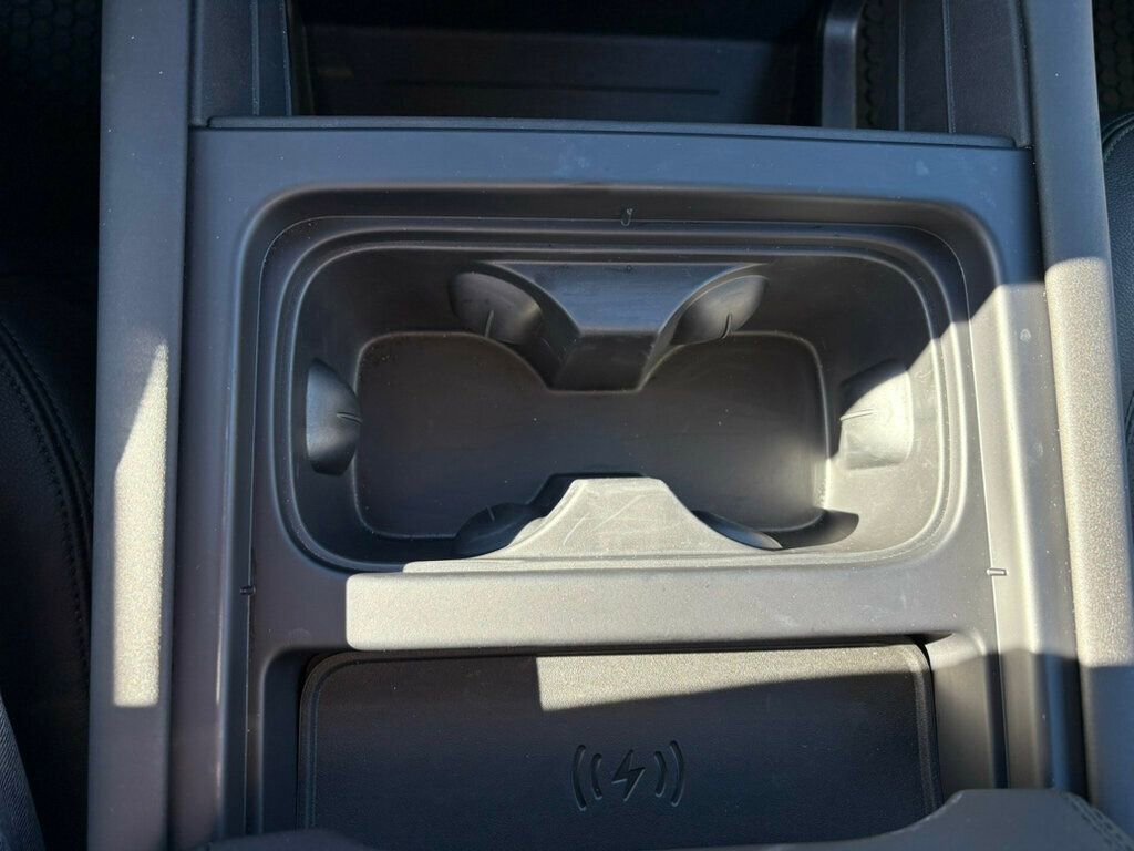 Used 2024 Land Rover Defender 110 S image 38