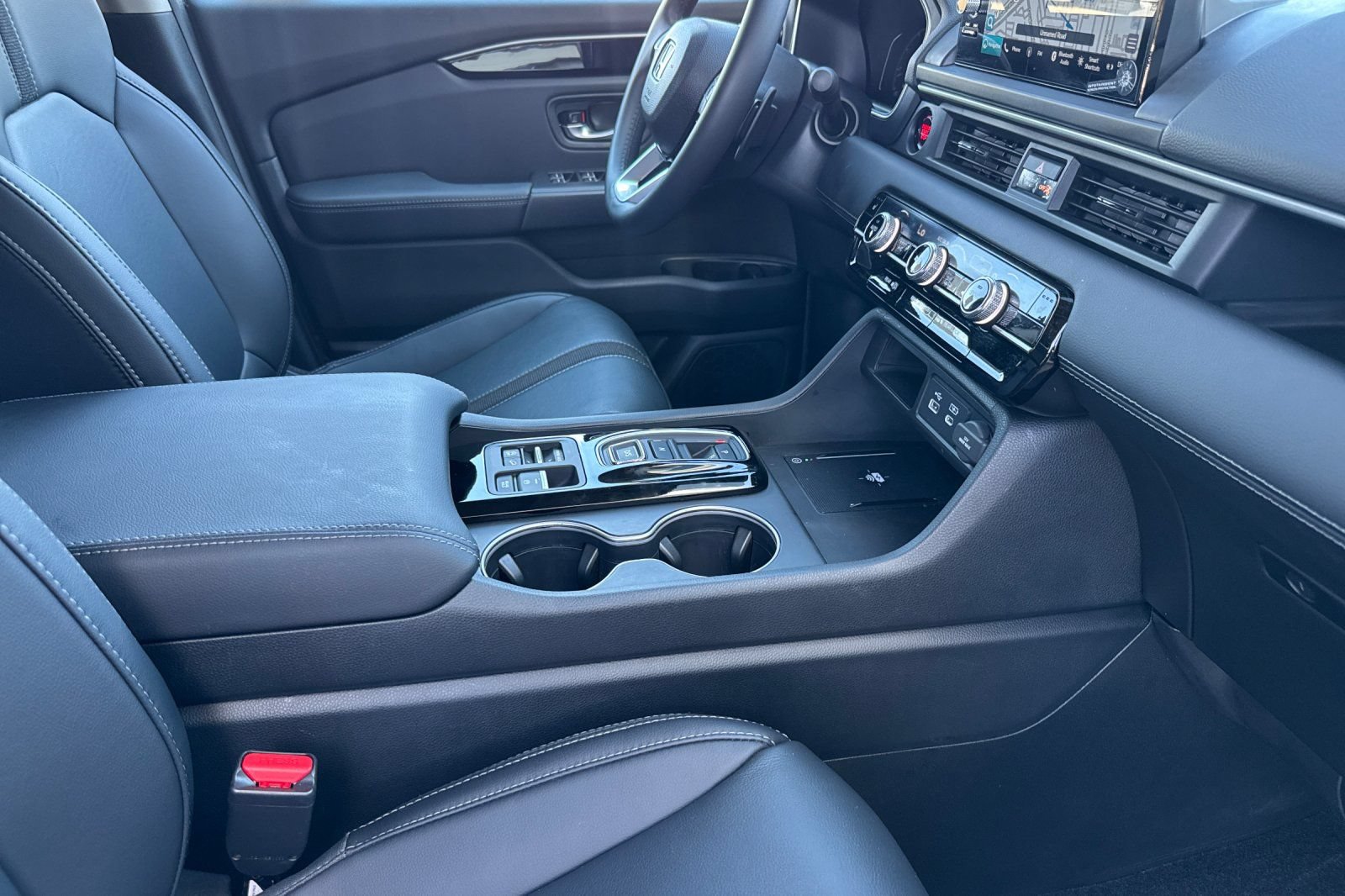 Used 2025 Honda Pilot Touring image 17