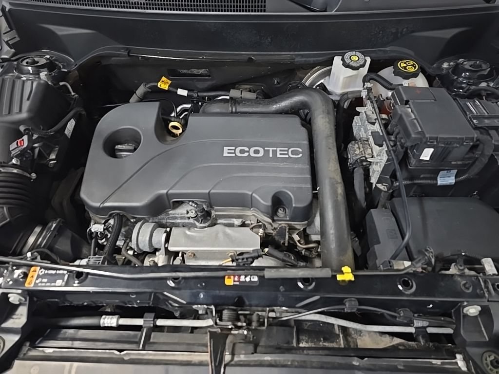 Used 2021 Chevrolet Equinox LT w/ LPO, Floor Liner Package AWD/4WD image 12