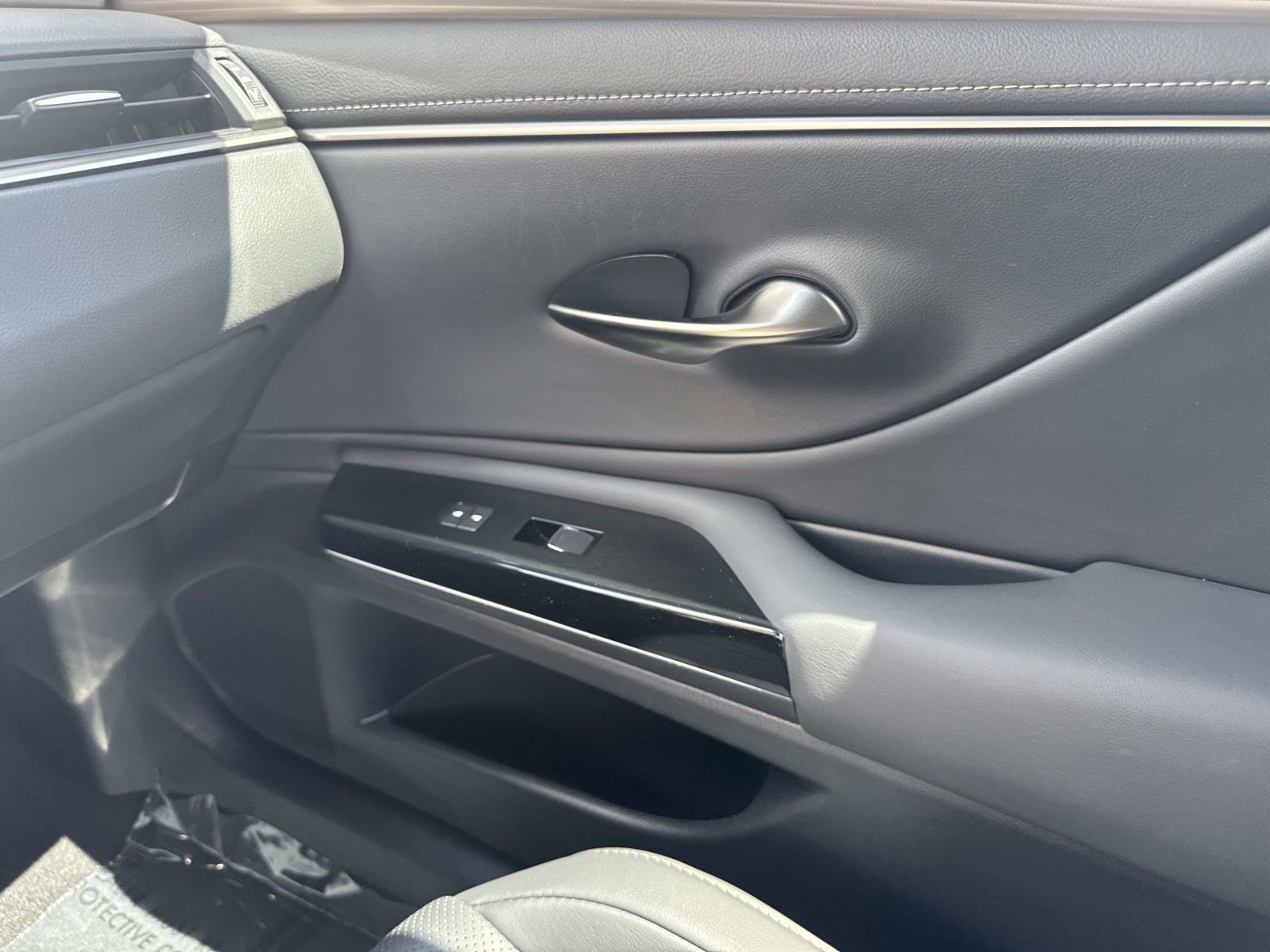 Used 2023 Lexus ES 350 F Sport w/ Accessory Package (Z2) image 19