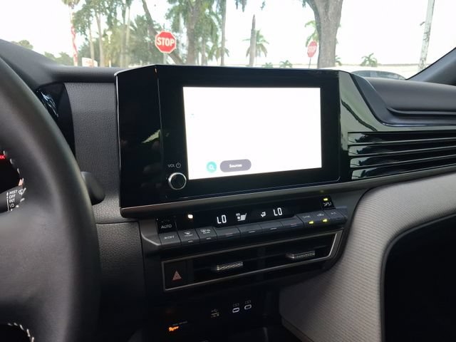 Used 2026 Toyota Camry SE FWD image 19