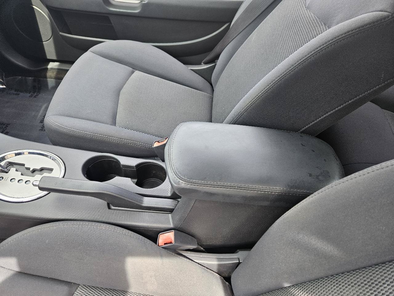 Used 2010 Chrysler Sebring Touring FWD image 18