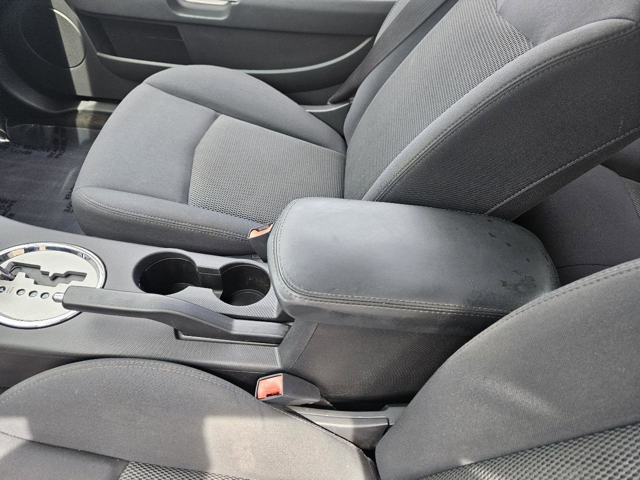 Used 2010 Chrysler Sebring Touring FWD image 18