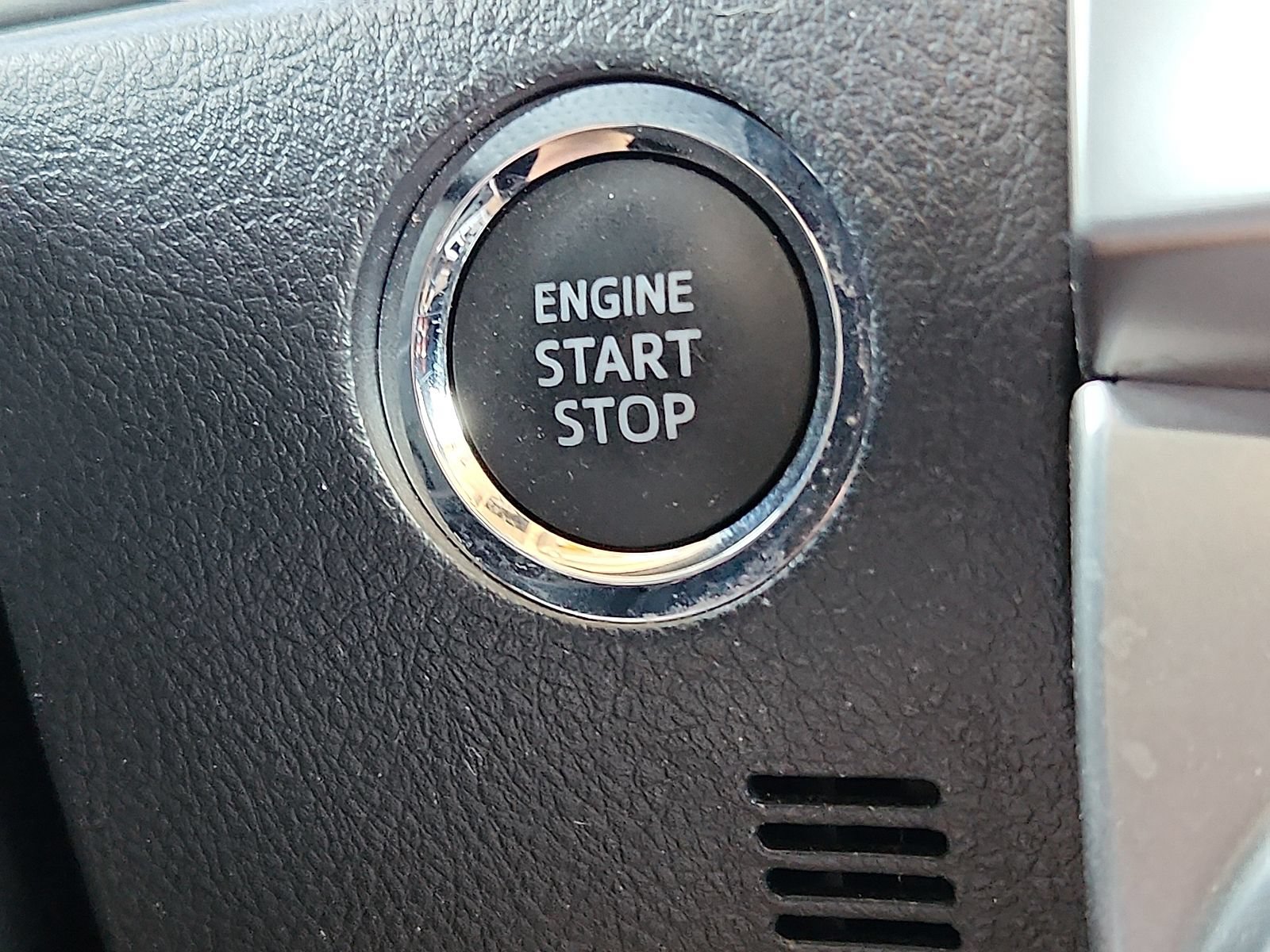 Used 2023 Toyota 4Runner Limited AWD/4WD image 17