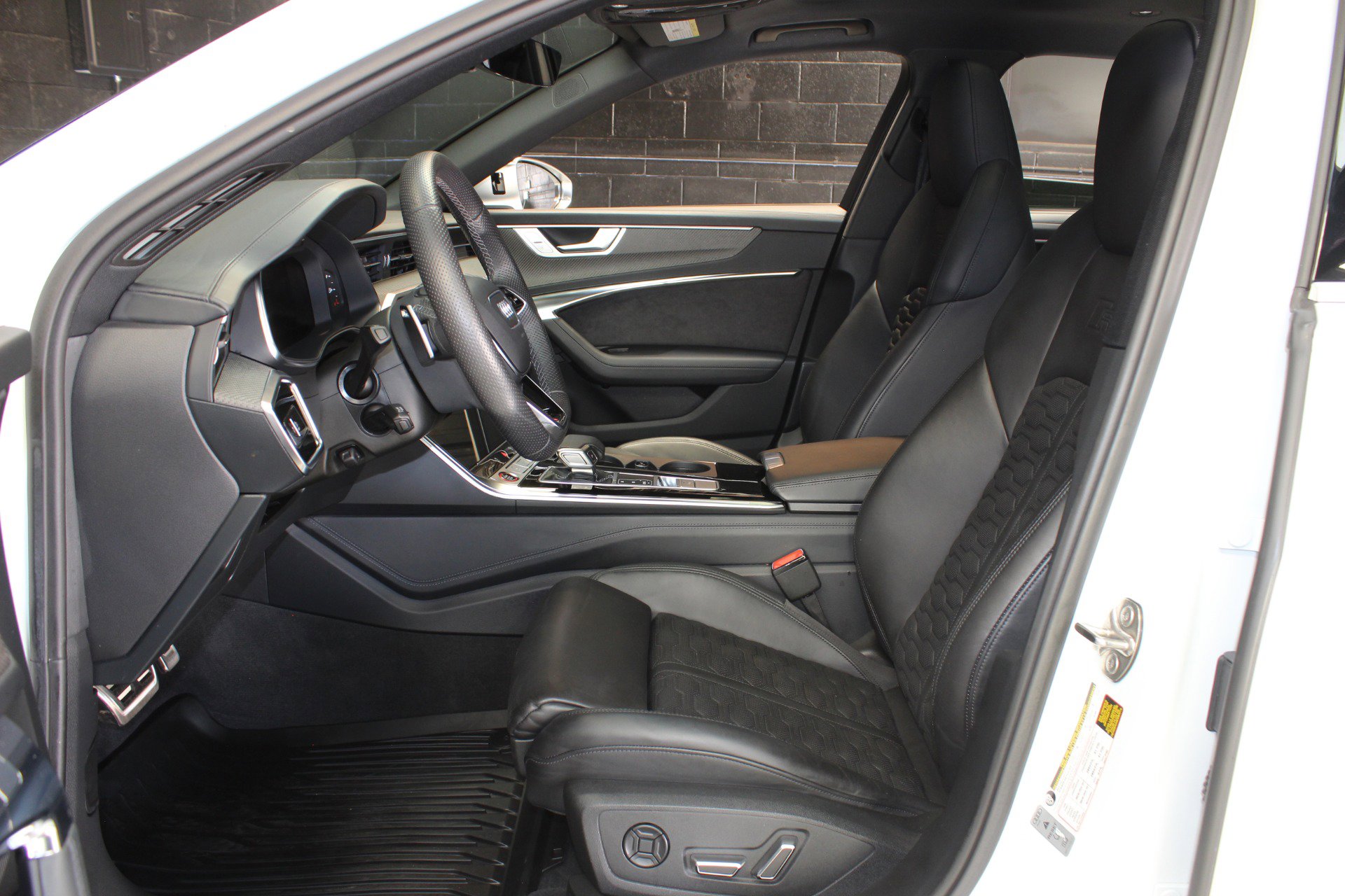 Used 2023 Audi RS 6 image 40