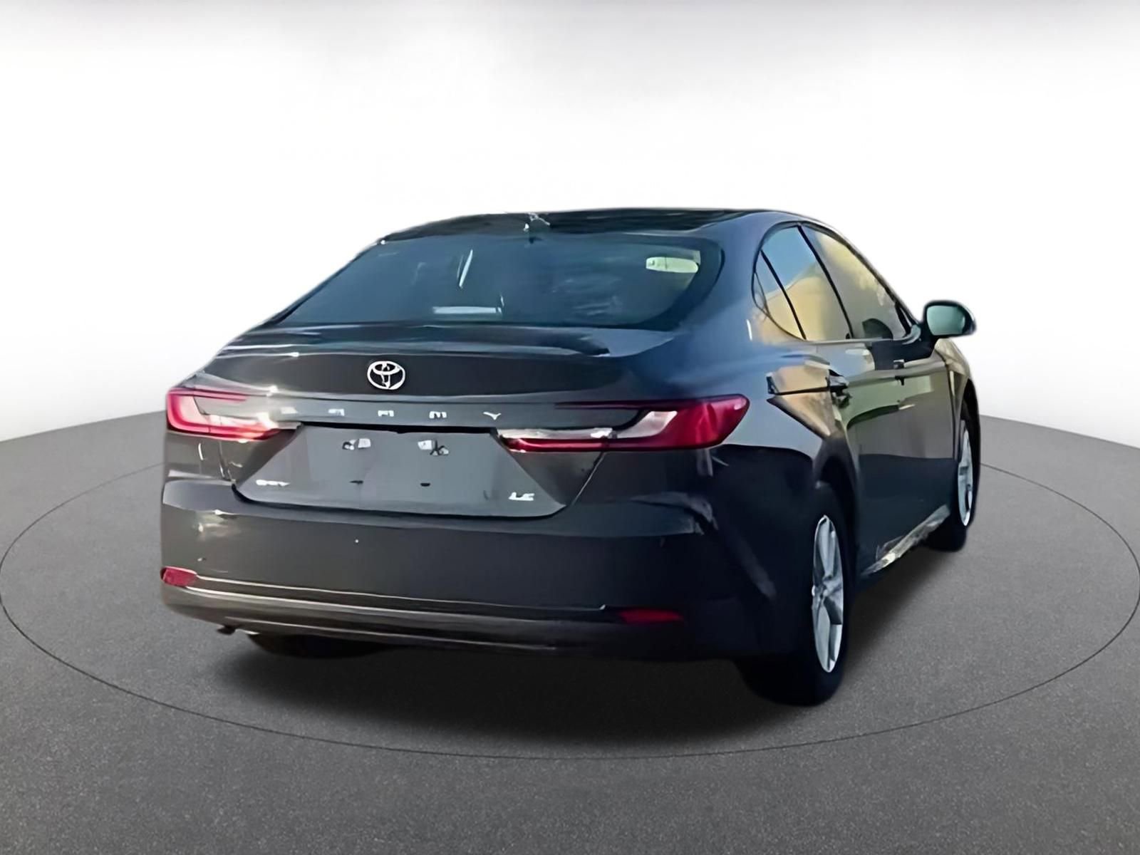 Used 2025 Toyota Camry LE image 8