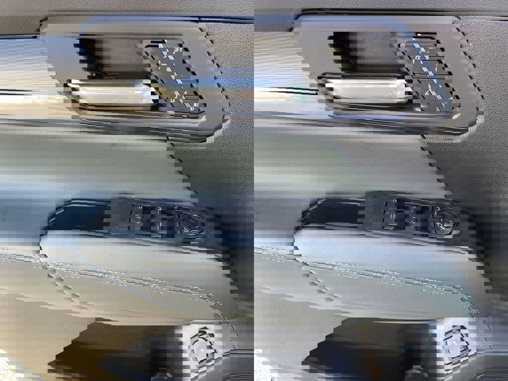 New 2026 GMC Terrain AT4 w/ Convenience Package III image 23