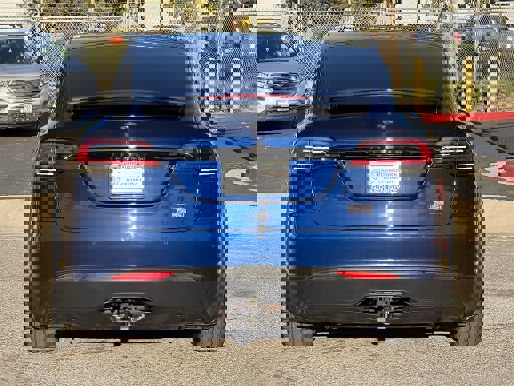 Used 2022 Tesla Model X Plaid image 5