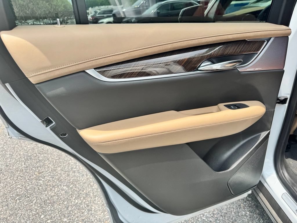 Used 2024 Cadillac XT6 Premium Luxury w/ Platinum Package FWD image 14