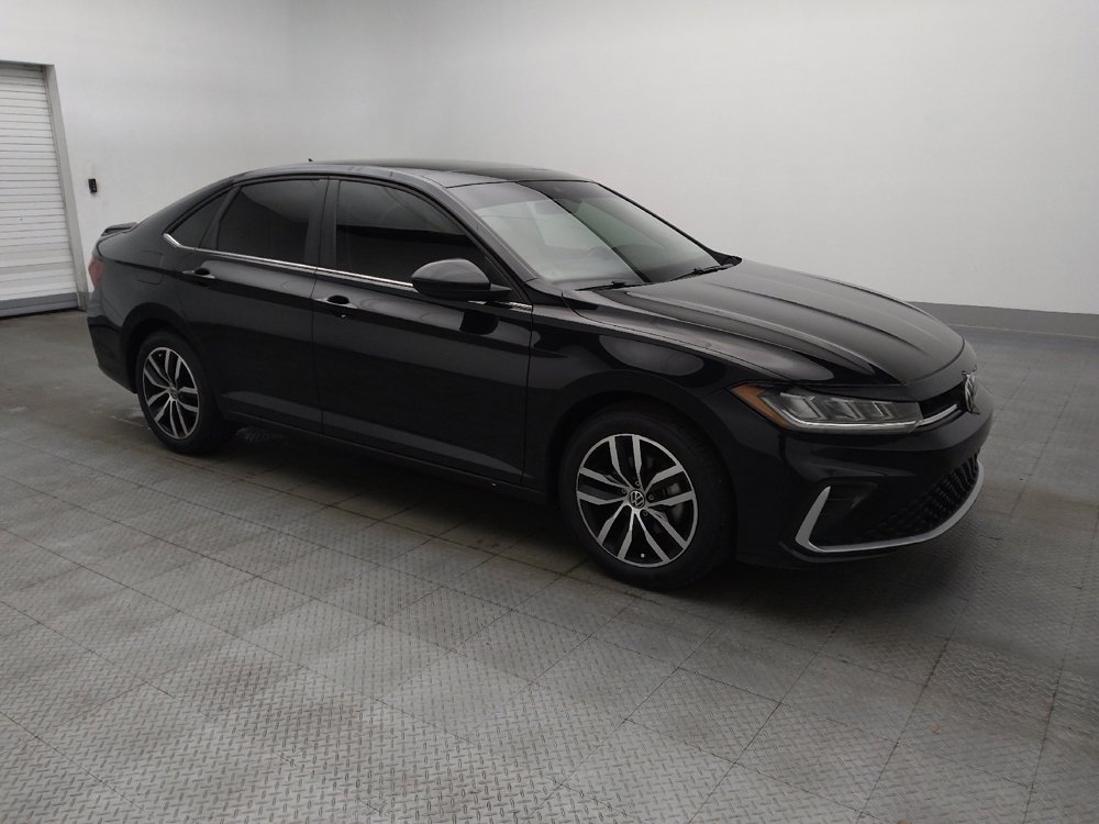 Used 2025 Volkswagen Jetta SE image 11