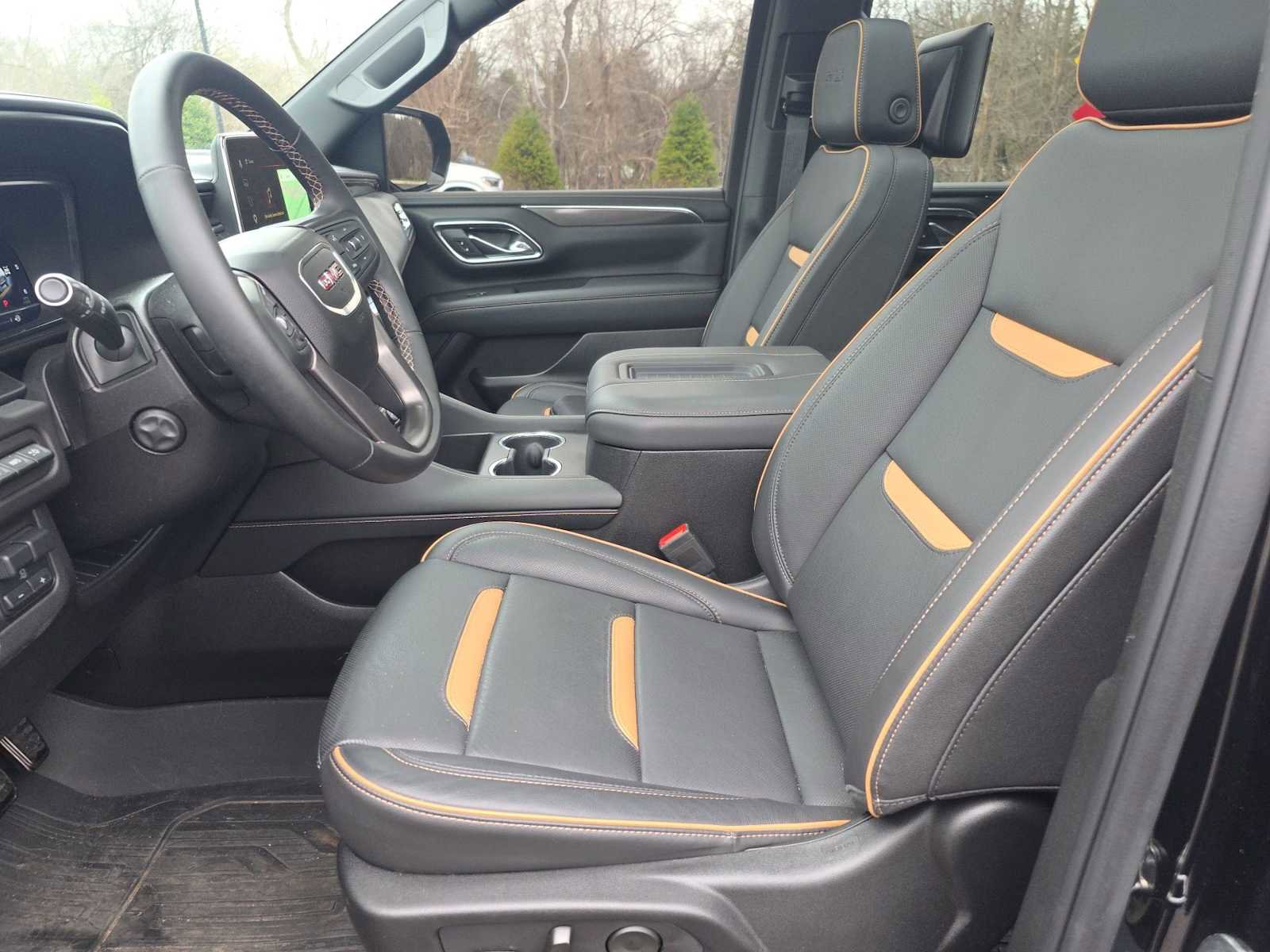 Used 2023 GMC Yukon AT4 w/ AT4 Premium Plus Package image 13