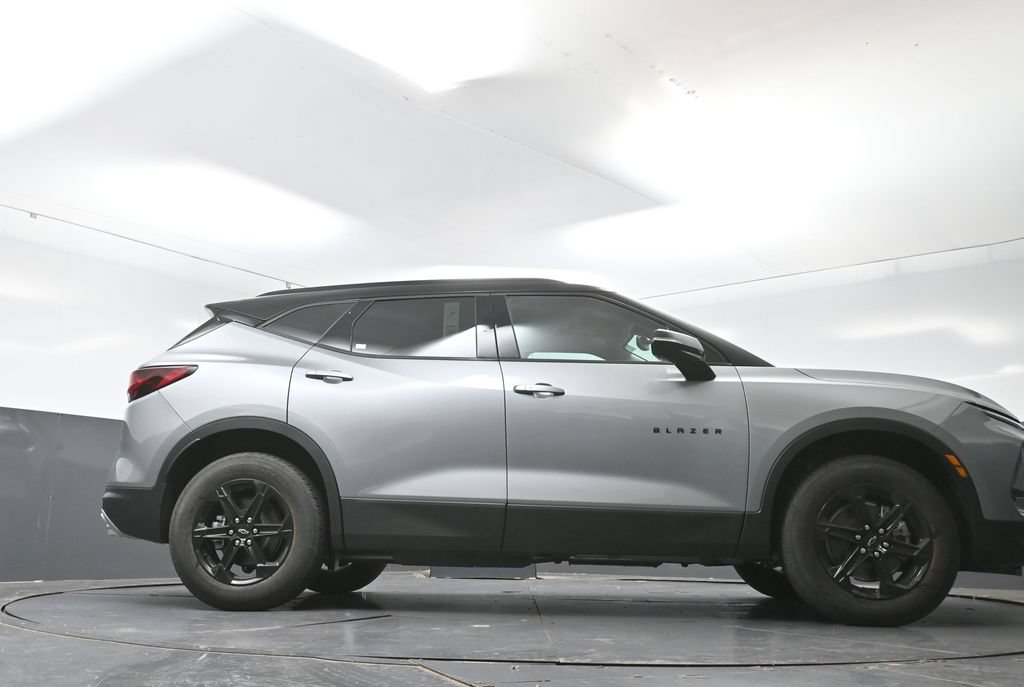 New 2026 Chevrolet Blazer LT w/ Midnight/Sport Edition AWD/4WD image 38