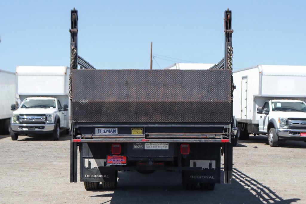 Used 2017 Ford F750 2WD Regular Cab Super Duty image 7