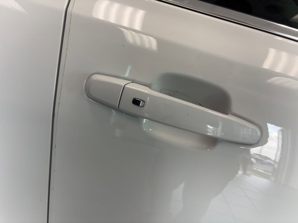 Used 2020 GMC Acadia SLT image 9