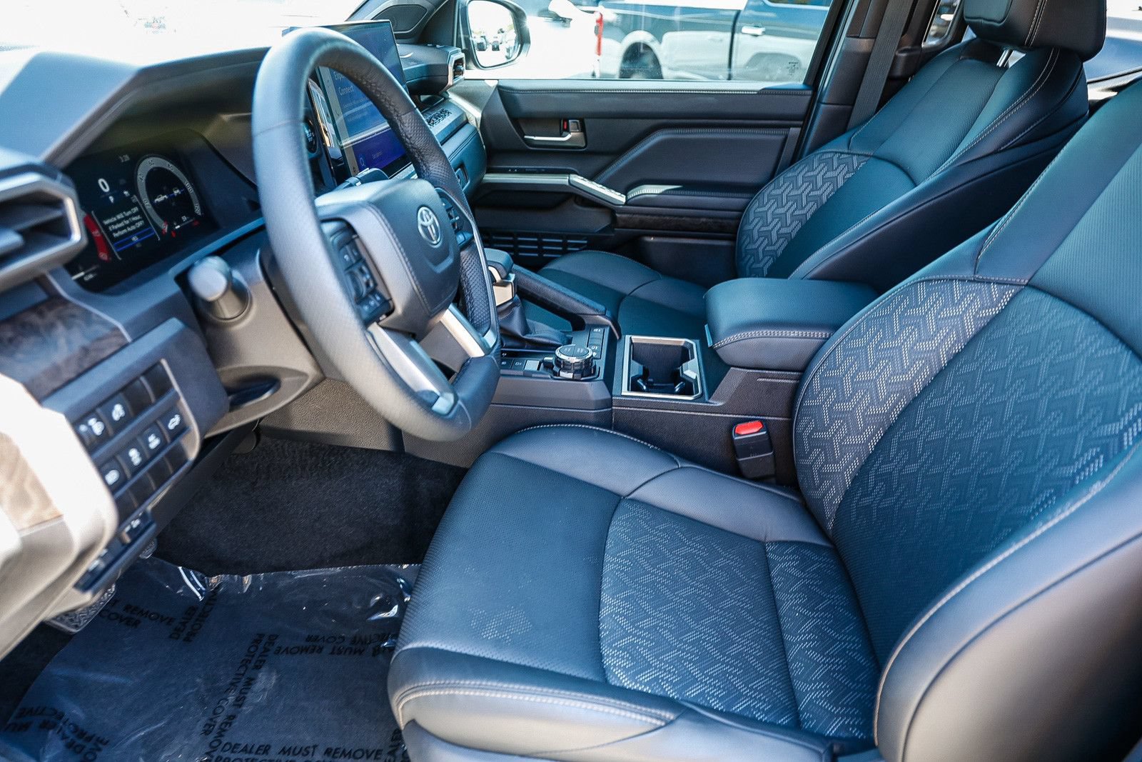 Used 2025 Toyota Tacoma Limited AWD/4WD image 18