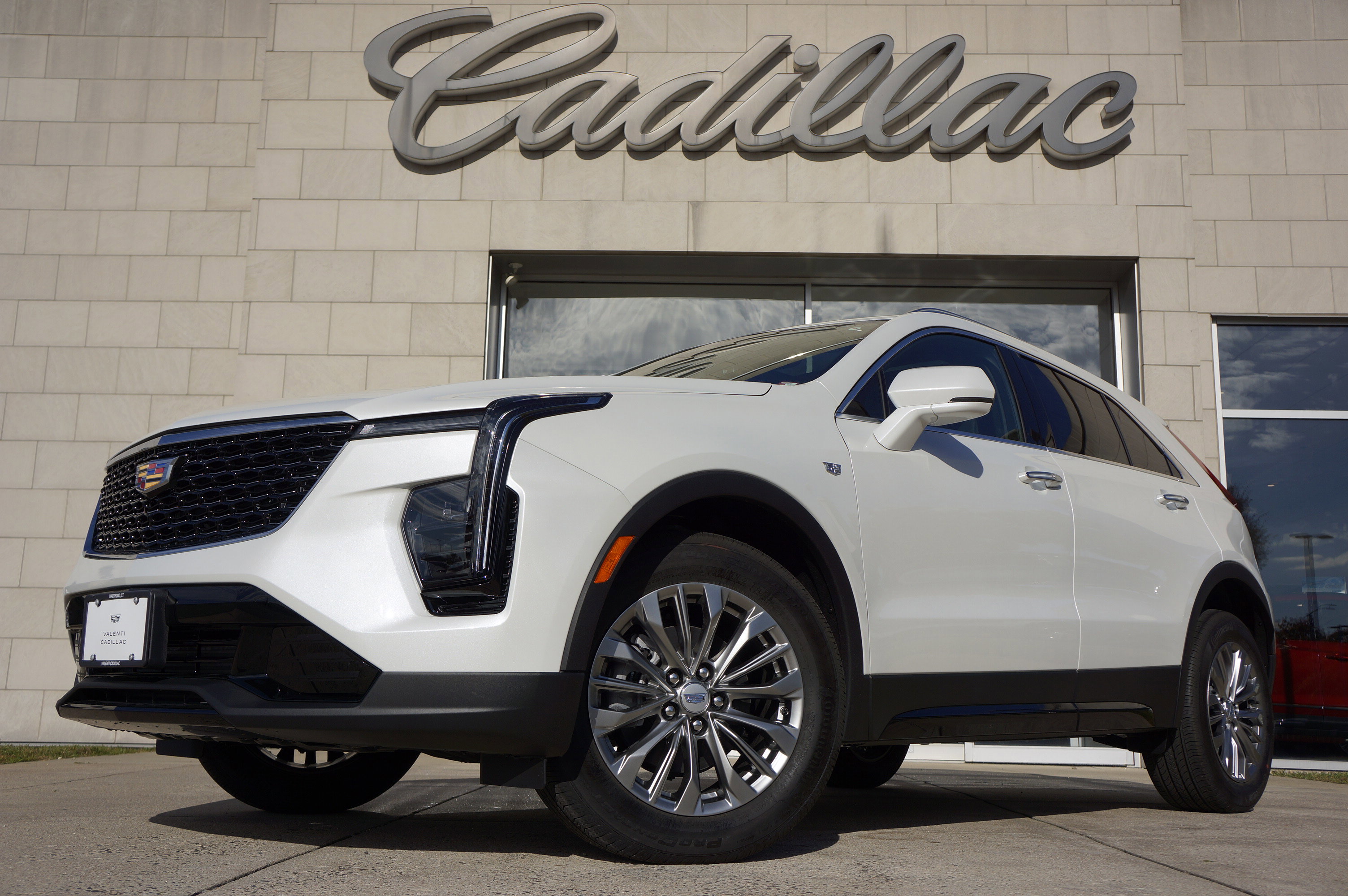 Used 2024 Cadillac XT4 Premium Luxury image 11