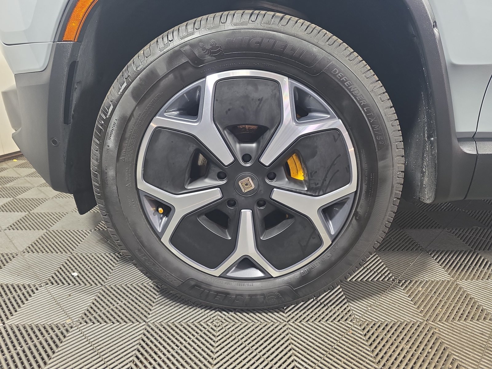 Used 2024 Rivian R1S Adventure Quad AWD/4WD image 43