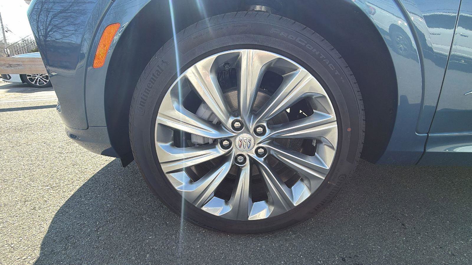 New 2025 Buick Envista Avenir image 9