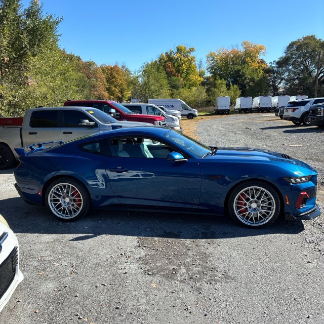 Used 2024 Ford Mustang GT Premium RWD image 2