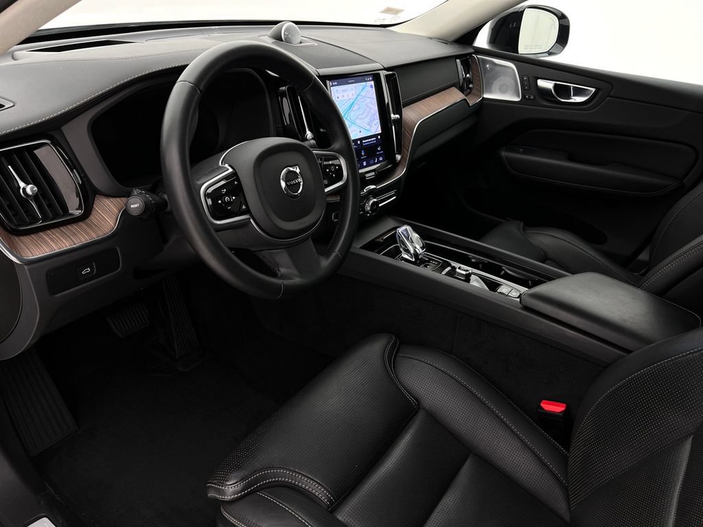 Used 2023 Volvo XC60 B6 Ultimate AWD/4WD image 12