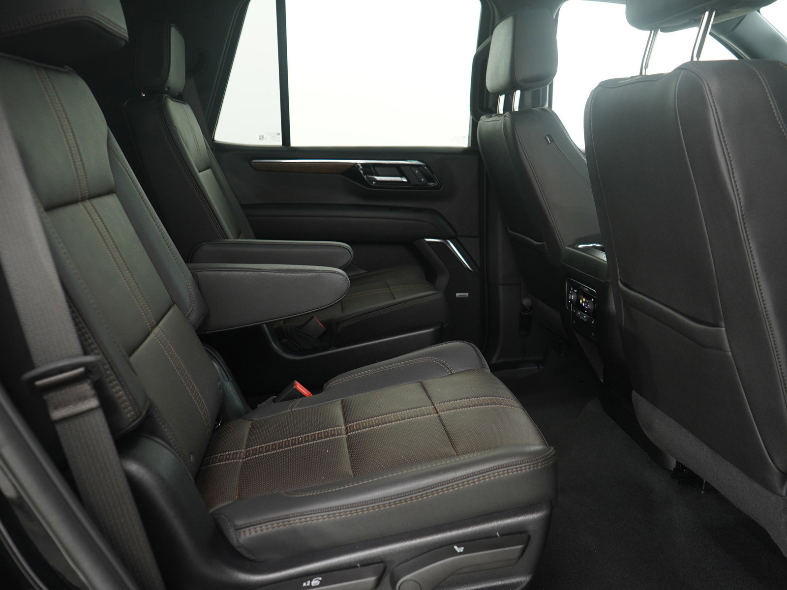 Used 2025 Chevrolet Tahoe High Country w/ Sun And Tow Package image 16