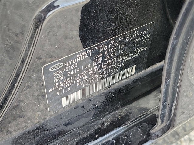 Used 2024 Genesis G70 2.5T image 32