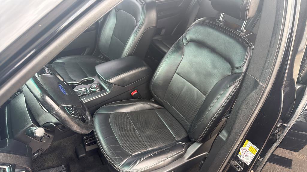 Used 2016 Ford Explorer Limited image 32