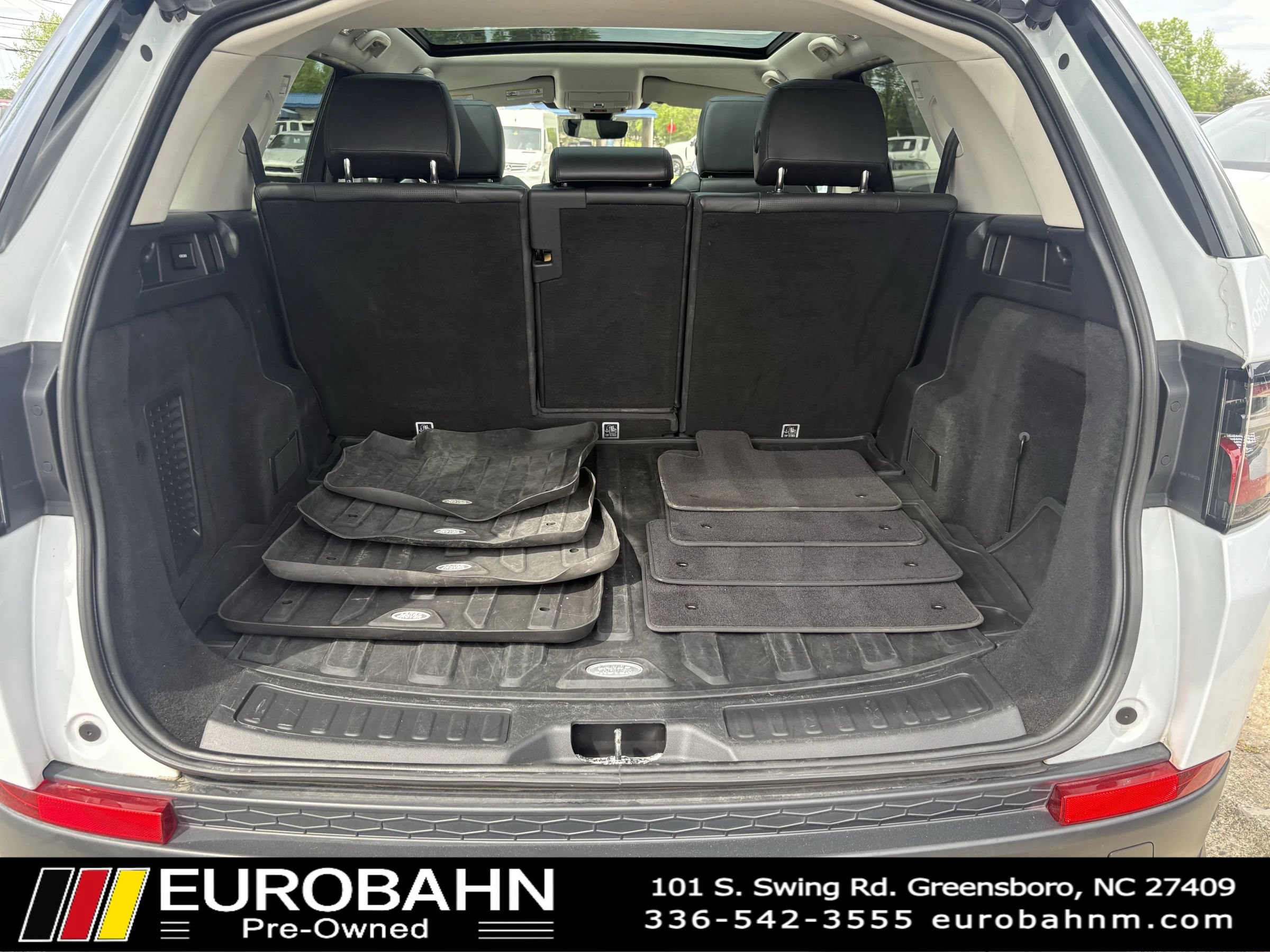 Used 2020 Land Rover Discovery Sport SE AWD/4WD image 35