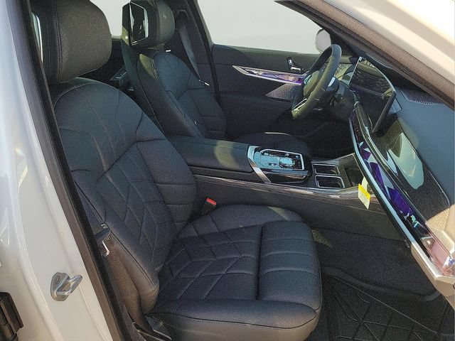 New 2026 BMW i7 xDrive60 w/ Executive Package AWD/4WD image 18