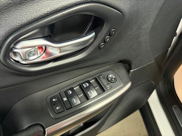 Certified 2019 Jeep Cherokee Limited w/ Technology Group AWD/4WD image 9