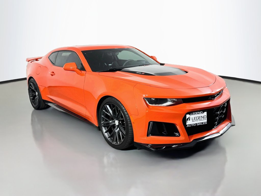 Used 2019 Chevrolet Camaro ZL1 RWD image 4