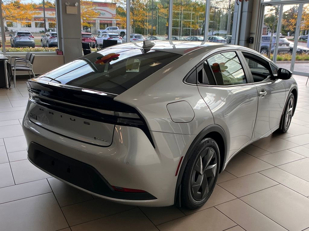 New 2025 Toyota Prius Plug-In Hybrid image 5