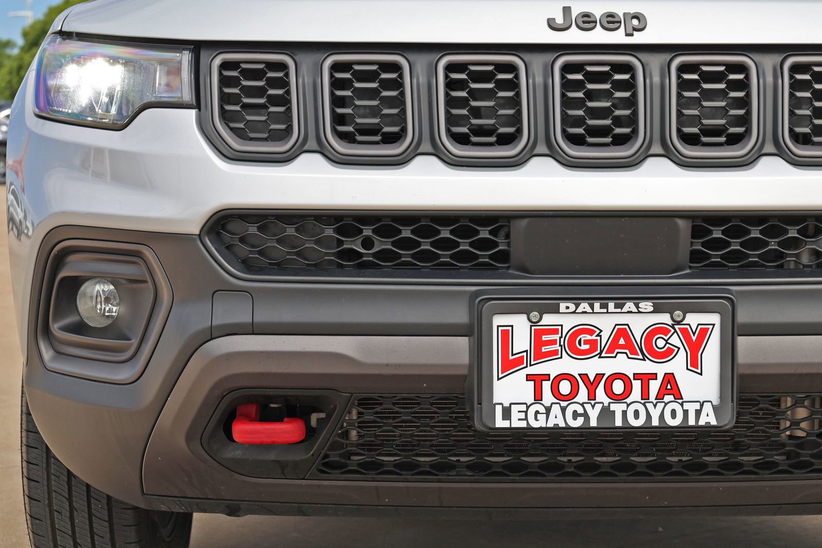 Used 2024 Jeep Compass Trailhawk image 10