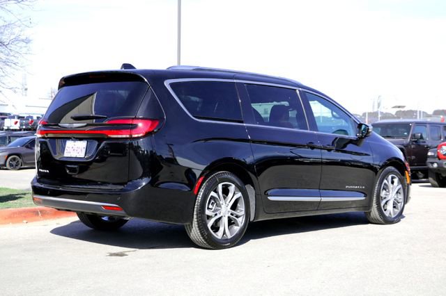 New 2026 Chrysler Pacifica Pinnacle image 5