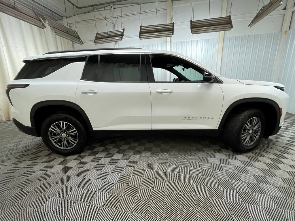 Certified 2024 Chevrolet Traverse LT FWD image 19