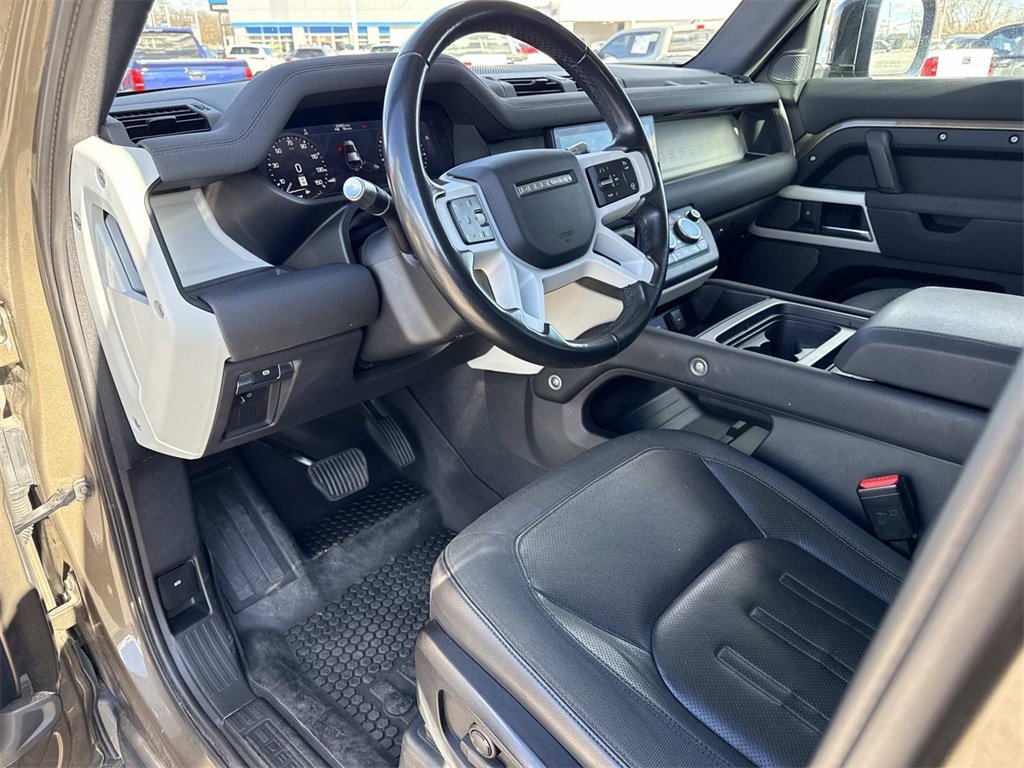 Used 2020 Land Rover Defender 110 SE image 9