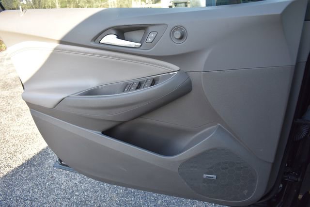 Used 2018 Chevrolet Cruze Premier FWD image 33