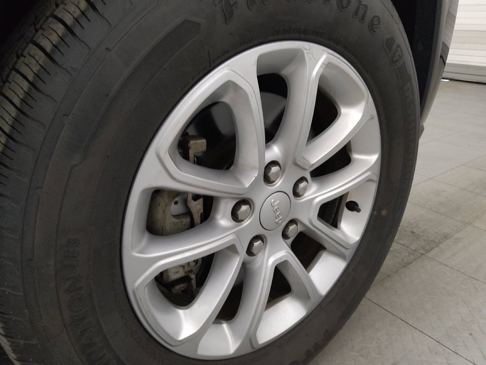 Used 2022 Jeep Grand Cherokee Laredo E AWD/4WD image 31