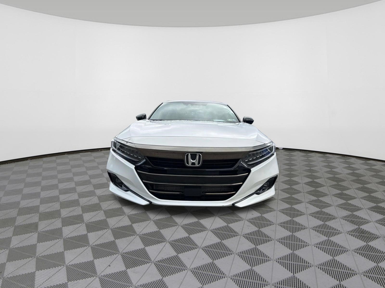 Used 2021 Honda Accord Sport image 2